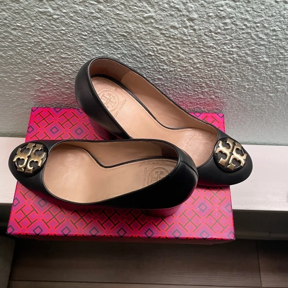 COPY - Authentic Tory Burch With Gold Logo